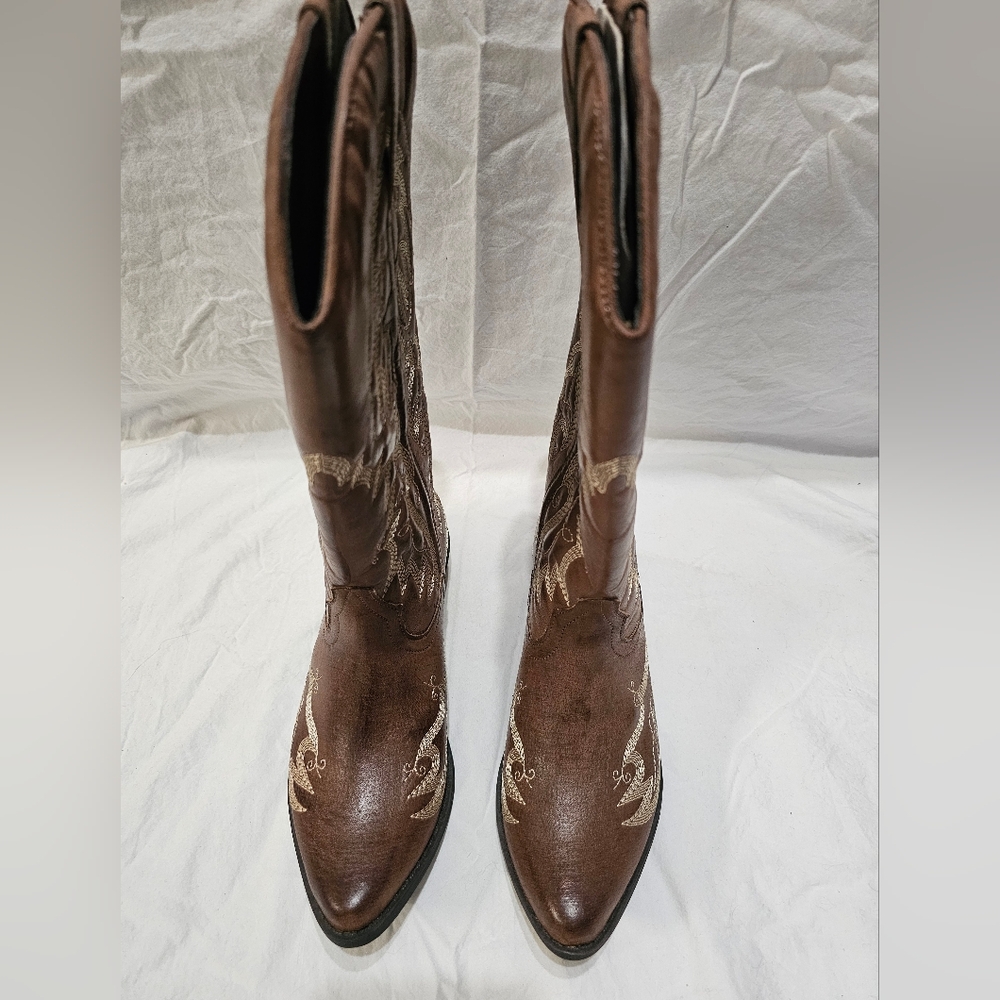NIB Coconuts by Matisse Brown Boots - Picture 7 of 12